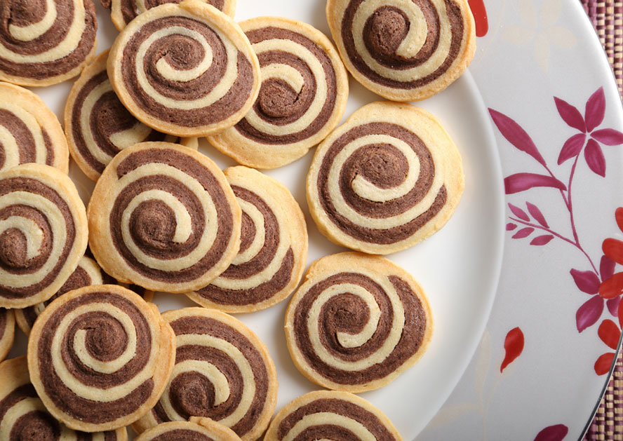 Plate of chocolate and vanilla swirl cookies