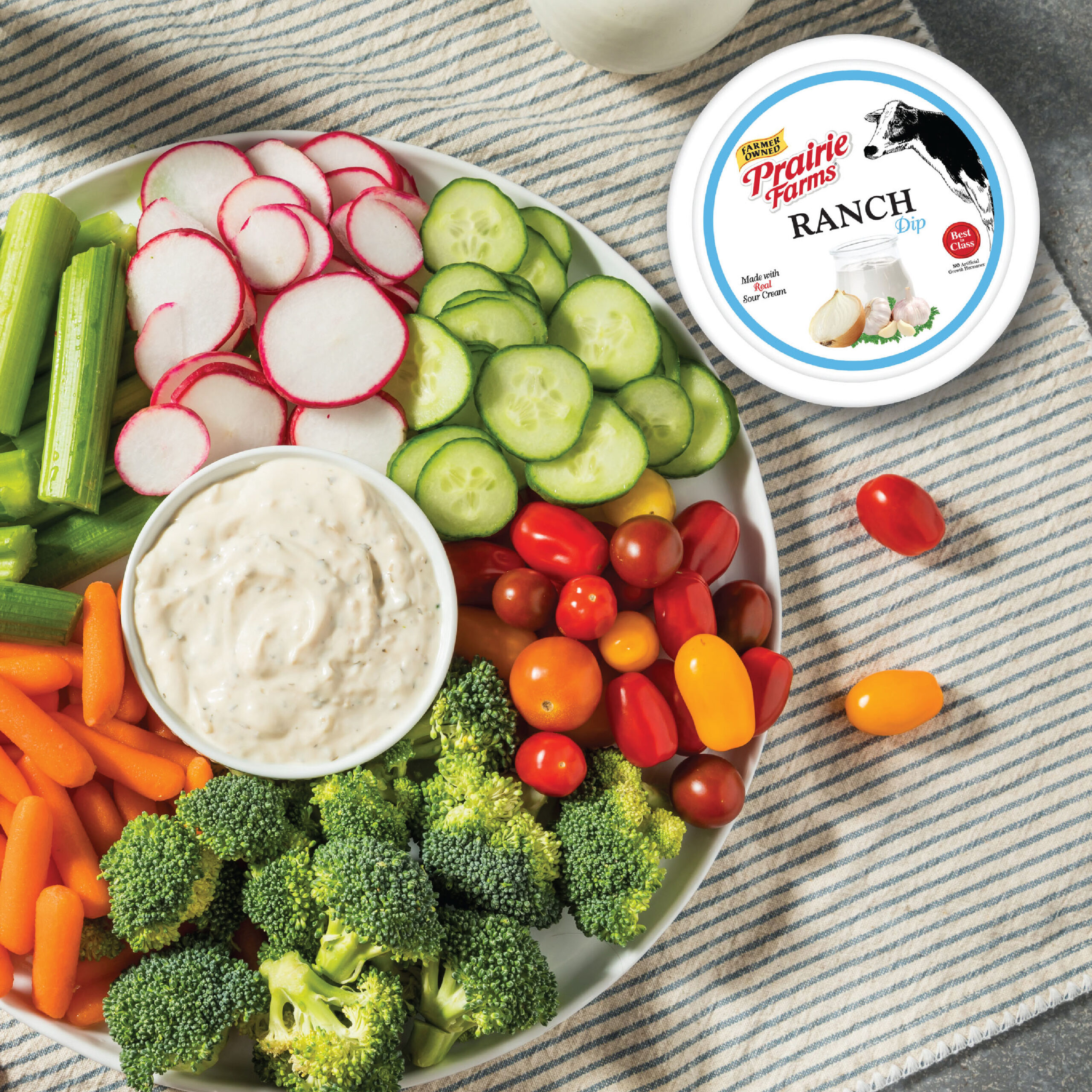Ranch-16oz_DIPS-Ranch-LIFESTYLE