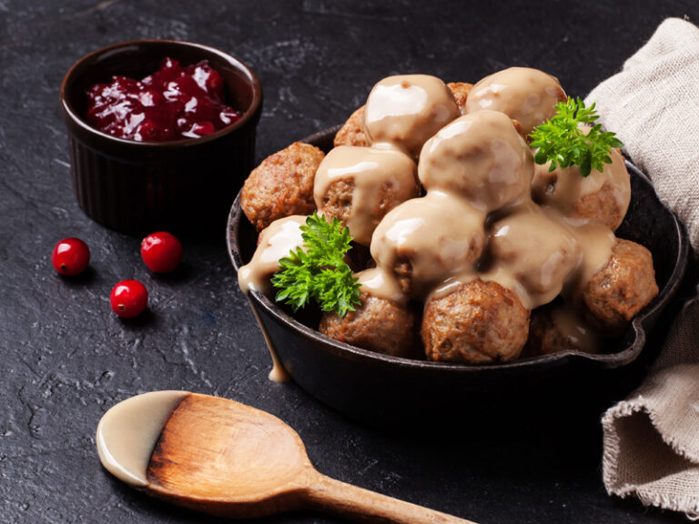 Swedish Meatballs with Cranberry Sauce - Prairie Farms Dairy, Inc.