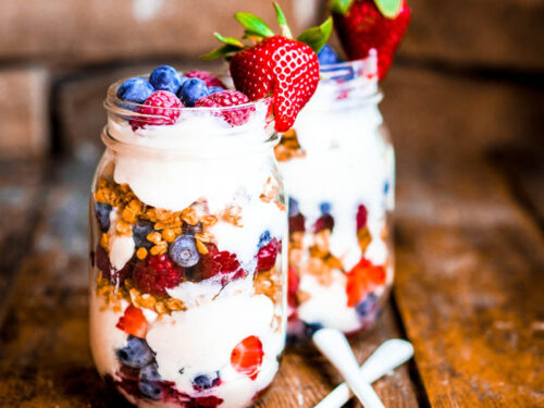 LayeredFruitandYogurtParfait-